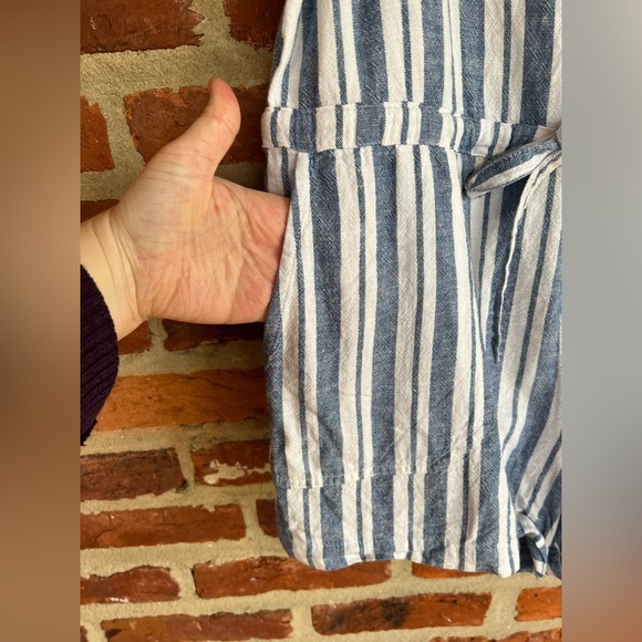 Gap Blue and White Striped Linen Blend Romper, size 8P - Picture 2 of 10